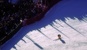 Ein Häufchen Elend im norwegischen Schnee: Masahiko Harada nach seinem Absturz