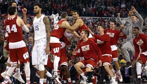 Die Wisconsin-Spieler jubeln, Willie Cauley-Stein mit der Nummer 15 kann es nicht fassen