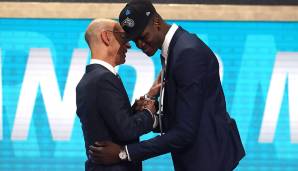 5. Pick: Mavs - Mohamed Bamba (C, Texas) - Hat Bamba mehr Upside als Ayton? Einige Scouts sind davon überzeugt und auch Dallas fand Gefallen am Prospect, den einige als Rudy Gobert mit Jumper beschreiben.