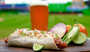 Taco Dog: Wozu auch Würstchen im Brötchen, fragen sich die Miami Marlins. Prompt kommt da ein Taco drum! Mit Chili, Pepper Jack Cheese, Pico de Gallo, geraspeltem Kohl und Jalapenos. Das ist ja fast schon gesund - igitt!