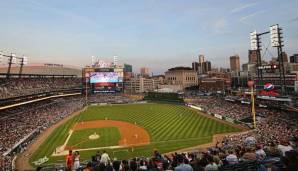 Im Comerica Park spuckte ein Verkäufer auf eine Pizza, die er einem Kunden verkaufte.