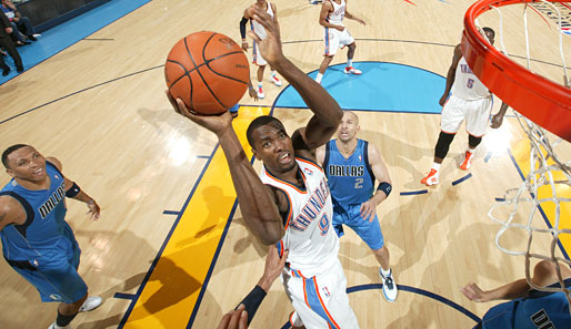 Serge Ibaka verlor mit den Thunder in den Playoffs gegen Dirk Nowitzki und die Mavs