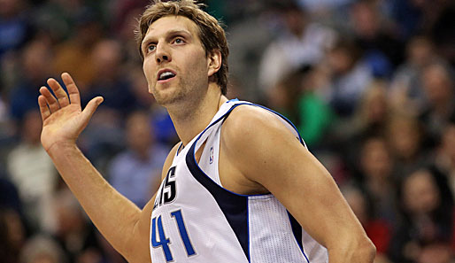 Dirk Nowitzki erzielte gegen die Houston Rockets 10 seiner 19 Punkte im Schlussviertel