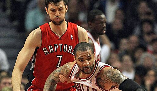 Andrea Bargnani (l.) wurde 2006 an erster Stelle von den Toronto Raptors gedraftet