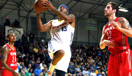 Tim Ohlbrecht (r.) feiert mit seinen Rio Grande Valley Vipers die Meisterschaft in der D-League