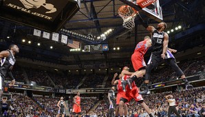 Derrick Williams verwandelt den Alley-Oop, Blake Griffin hat das Nachsehen