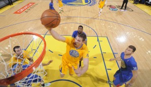 David Lee (M.) hatte mit 23 Punkten großen Anteil am Sieg der Warriors gegen die Clippers