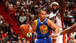 Während Stephen Curry (l.) brillierte, leistete sich LeBron James (r.) viele Fehler