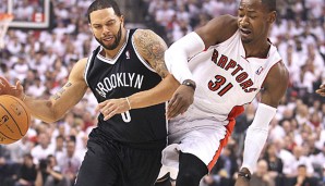 Deron Williams (l.) und die Brooklyn Nets sicherten sich den immens wichtigen Erfolg in Spiel 1