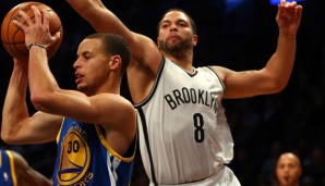 Steph Curry (l.) ist derzeit Topscorer der NBA