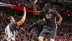 Draymond Green (r.) lieferte gegen die Bulls das beste Spiel seiner Karriere ab