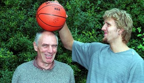 Holger Geschwindner (l.) arbeitet seit Jahrzehnten mit Dirk Nowitzki zusammen