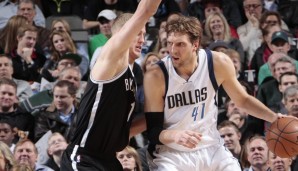 Dirk Nowitzki (r.) konnte auch mit 20 Punkten die Niederlage nicht verhindern