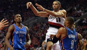 Nicolas Batum (M.) wurde von den Trail Blazers nach Charlotte getradet