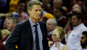 Steve Kerr wird nach mehreren Rückenoperationen auf unbestimmte Zeit ausfallen