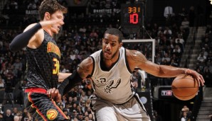 LaMarcus LAdridge (r.) und die San Antonio Spurs fegen die Hawks aus der Halle