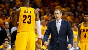 David Blatt (r.) wurde von LeBron James mehrfach öffentlich hinterfragt