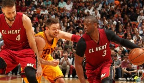 Dwyane Wade (r.) erreicht im Spiel gegen die Cavaliers die 20.000-Punkte-Hürde