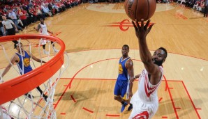 James Harden (r.) erzielt beim Sieg gegen die Warriors 35 Punkte