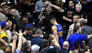 Stephen Curry verließ die Quicken Loans Arena nach seinem Rauswurf hängenden Kopfes