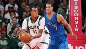 Dwight Powell (r.) überzeugte in Abwesenheit von Dirk Nowitzki