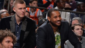 Kristaps Porzingis (l.) hat in Carmelo Anthony einen recht prominenten Fan