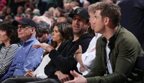 Aaron Rodgers saß bei Spiel 3 der Bucks gegen die Celtics in der Halle.