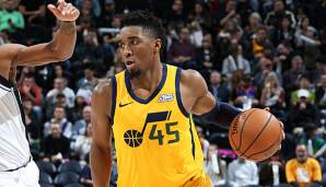 Donovan MItchell führt die Utah Jazz mit 20 Punkten zum Blowout-Sieg gegen die Spurs.