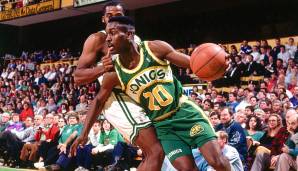 PLATZ 13: Gary Payton (SuperSonics, Bucks, Lakers, Celtics, Heat) - An beiden Enden des Courts eine Macht. Payton ist der letzte Guard, der den Award als Defensive Player of the Year einstreichen konnte - selbst MJ verzweifelte teilweise an ihm.