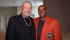 Don Nelson und sein früherer Schützling Sidney Moncrief bei dessen Aufnahme in die Hall of Fame.