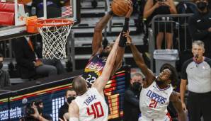 Deandre Ayton versenkt per Alley-Oop den Gamewinner in Spiel 2.