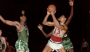 Platz 12: WILT CHAMBERLAIN (Philadelphia 76ers) - 41,2 Prozent Freiwurfquote in den Playoffs 1966 (28/68 FT).