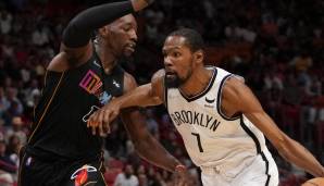 Auch bei den Heat gibt es Schwierigkeiten. Bam Adebayo kann nicht zu den Nets, denn laut CBA darf ein Team nur für einen Spieler mit einer Designated Rookie Extension traden, die Nets taten dies bereits mit Ben Simmons. Soll Bam her, muss Ben also weg.