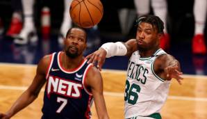 Stattdessen - so Shams Charania (The Athletic) - fordern die Nets offenbar Brown, Marcus Smart, mehrere Picks und noch einen Rotationsspieler. Das ist Boston bislang aber zu viel. Dennoch wird Boston als "enorm" interessiert beschrieben.