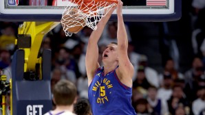 Nikola Jokic und die Denver Nuggets sind erfolgreich in die Postseason gestartet.