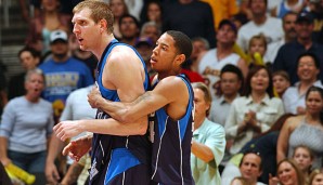 Devin Harris (r.) spielte bereits von 2004 bis 2008 mit Dirk Nowitzki bei den Dallas Mavericks