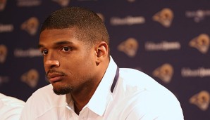 Michael Sam auf einer Pressekonferenz der St. Louis Rams nach dem Draft