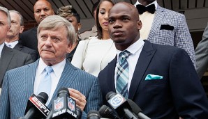 Die Causa Adrian Peterson (r.) sorgt weiterhin für viele Diskussionen