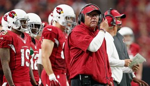 Bruce Arians (r.) erhielt einen neuen Vertrag bei den Cards