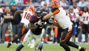 Whitney Mercilus (l.) hat seinen Vertrag in Houston verlängert