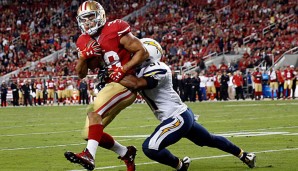 Jarry Hayne (l.) wehrt sich gegen ein Tackle von Adrian Philipps