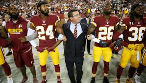 Auf der anderen Seite schrenkten die Redskins die Arme ineinander. Unter anderem auch Eigner Dan Snyder