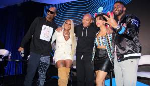 Halbzeit-Show: Bekanntlich treten Dr. Dre, Eminem, Snoop Dogg, Mary J. Blige und Eminem auf. Doch wer singt zuerst? Werden sie auch zusammen singen? Wie viele Songs gibt es insgesamt? Wird Eminem politisch? Wird Snoop Dogg “etwas” auf der Bühne rauchen?