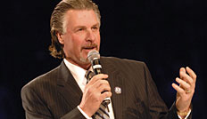 Barry Melrose spielte für Toronto und Detroit und trainierte Tampa Bay und L.A.