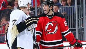 Jaromir Jagr (r.) traf beim Devils-Sieg gegen Pittsburgh zweimal