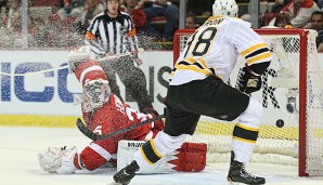 Jordan Caron (r.) traf zum zwischenzeitlichen 2:0 für die Bruins